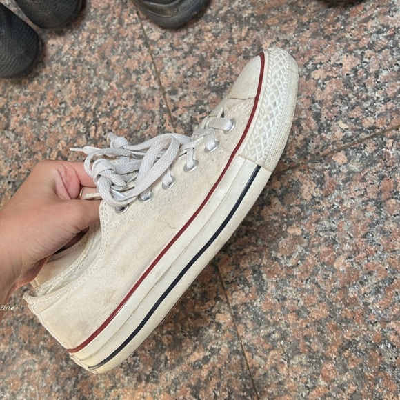 White all star low top converse - Picture 4 of 6